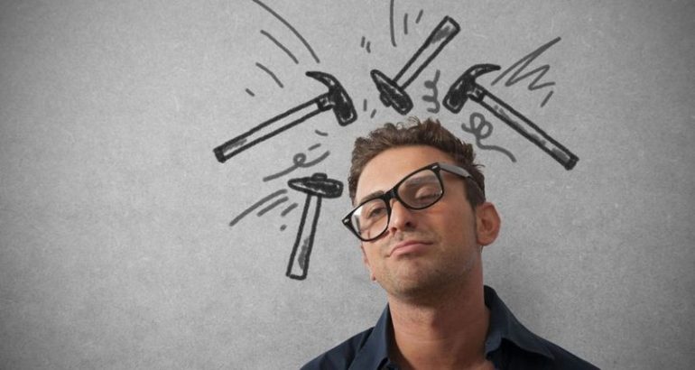 Cefalea-a-grappolo-sintomi-cause-rimedi-cura