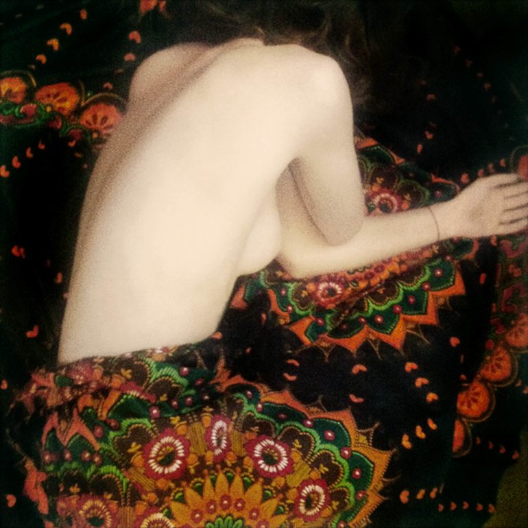 Chiara_Caselli_La-Donna-Velata_light